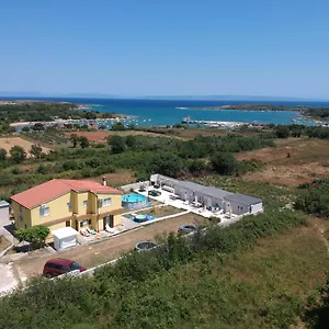https://studio-apartman-palmira.pula-hotels.org