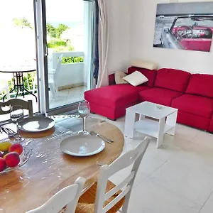 https://apartments-curicta-1.primorje-gorskikotar.com